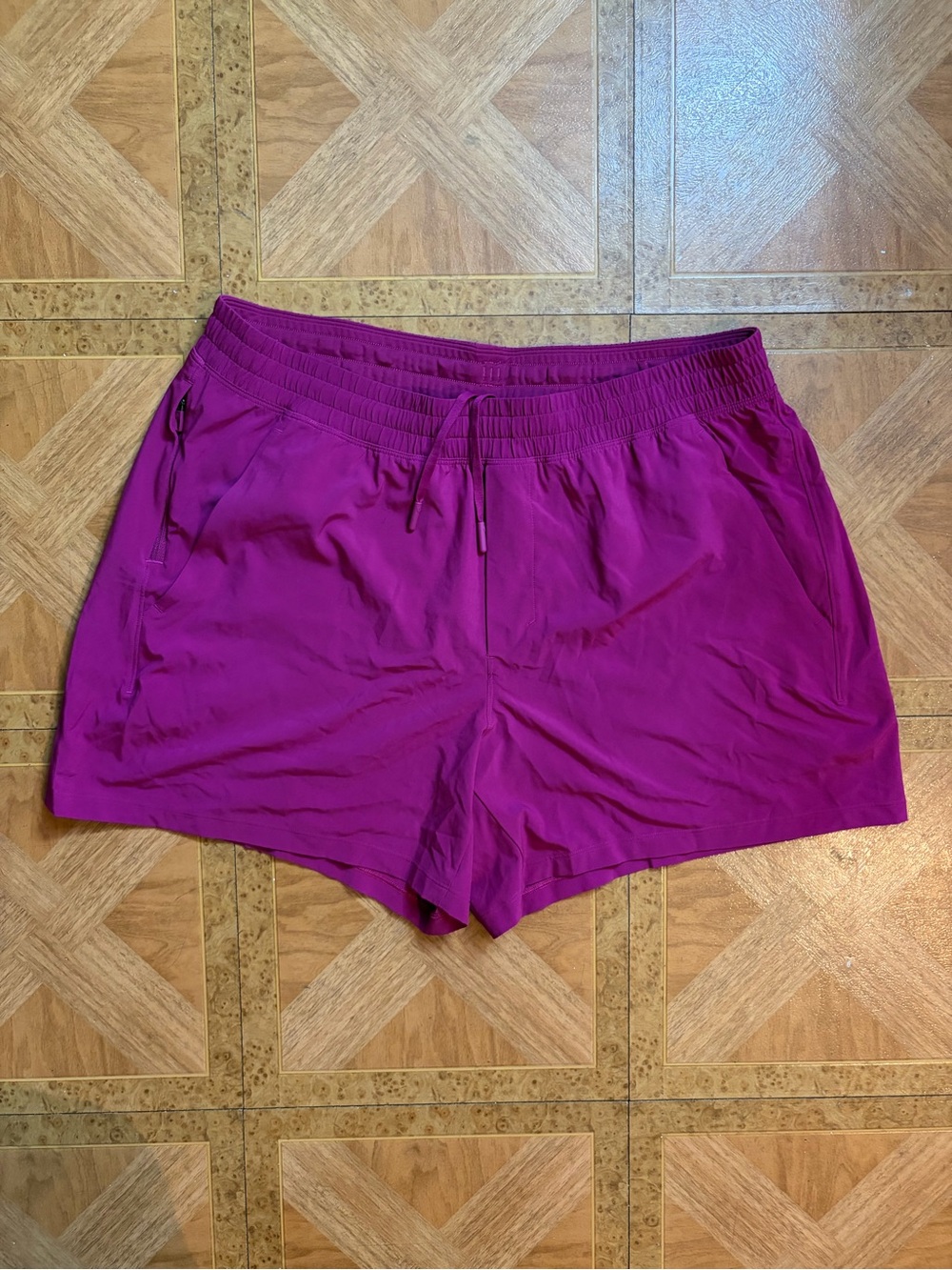 Lululemon athletica Magenta Pace Breaker Running Shorts Sz XL